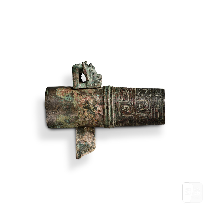 A set of archaic bronze 'tiger' chariot fitting, Western Zhou dynasty | 西周 青銅虎紋車轂車轄一套
